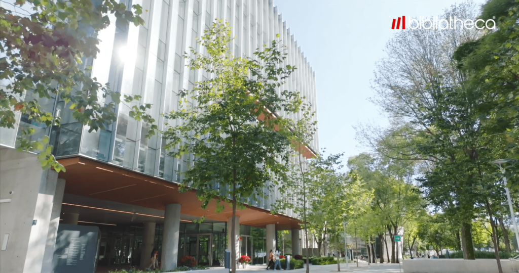 Fachada de la biblioteca del Tecnológico de Monterrey en Ciudad de México