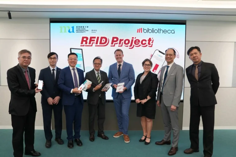 Self-Service Checkout 9 HKMU and Bibliotheca representatives at the Library’s RFID project launch