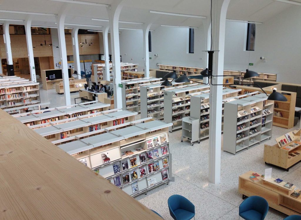 Interior de biblioteca de Barcelona