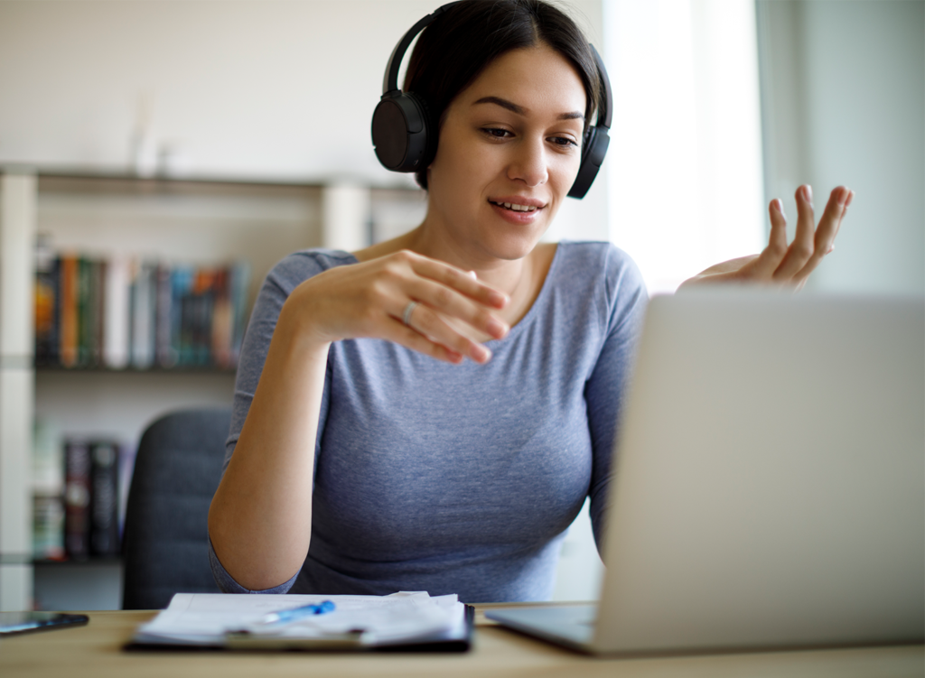 Lady on call on laptop