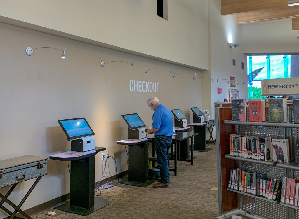 line of selfcheck 500 in Scottsdale public library