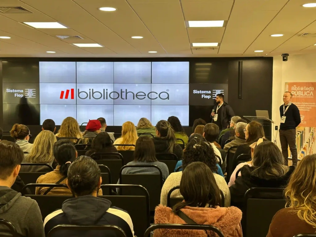 Público participa de workshop da Bibliotheca sobre tecnologia e inovação para bibliotecas durante o CBBD.